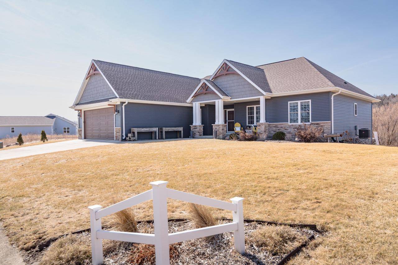Mayville, WI 53050,521 Fairway TERRACE