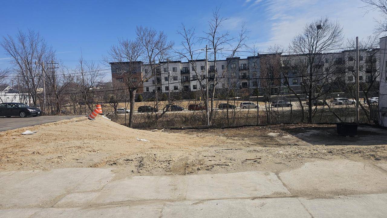 West Bend, WI 53095,243 S Main STREET