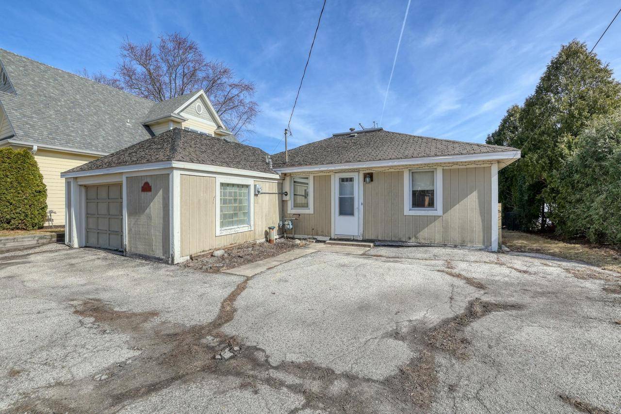 Delafield, WI 53018,1603 Milwaukee STREET