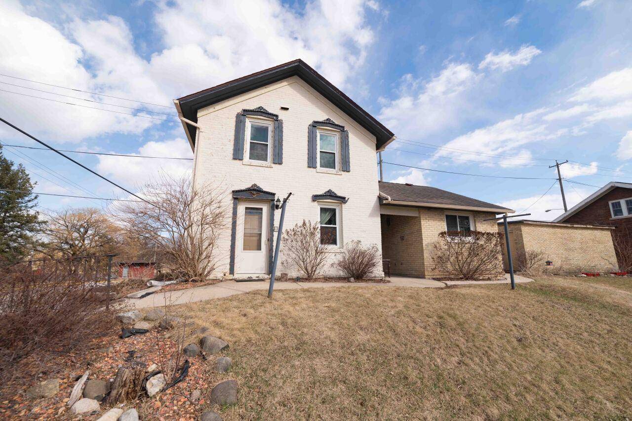 Watertown, WI 53094,512 Dewey AVENUE