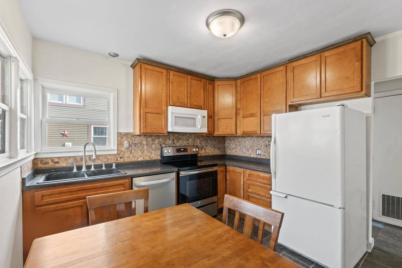 Oconomowoc, WI 53066,809 N Oakwood AVENUE