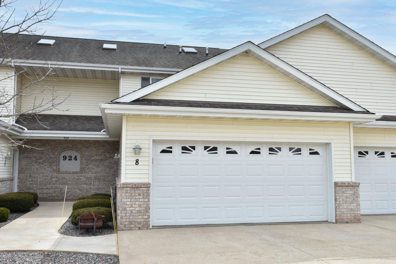 Kewaskum, WI 53040,924 Prairie GARDENS #8
