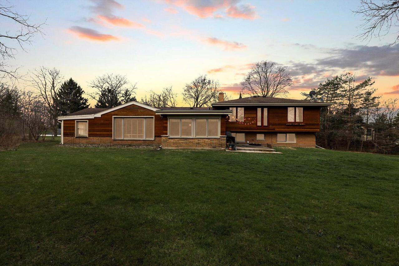 Mequon, WI 53097,10224 W Heather DRIVE