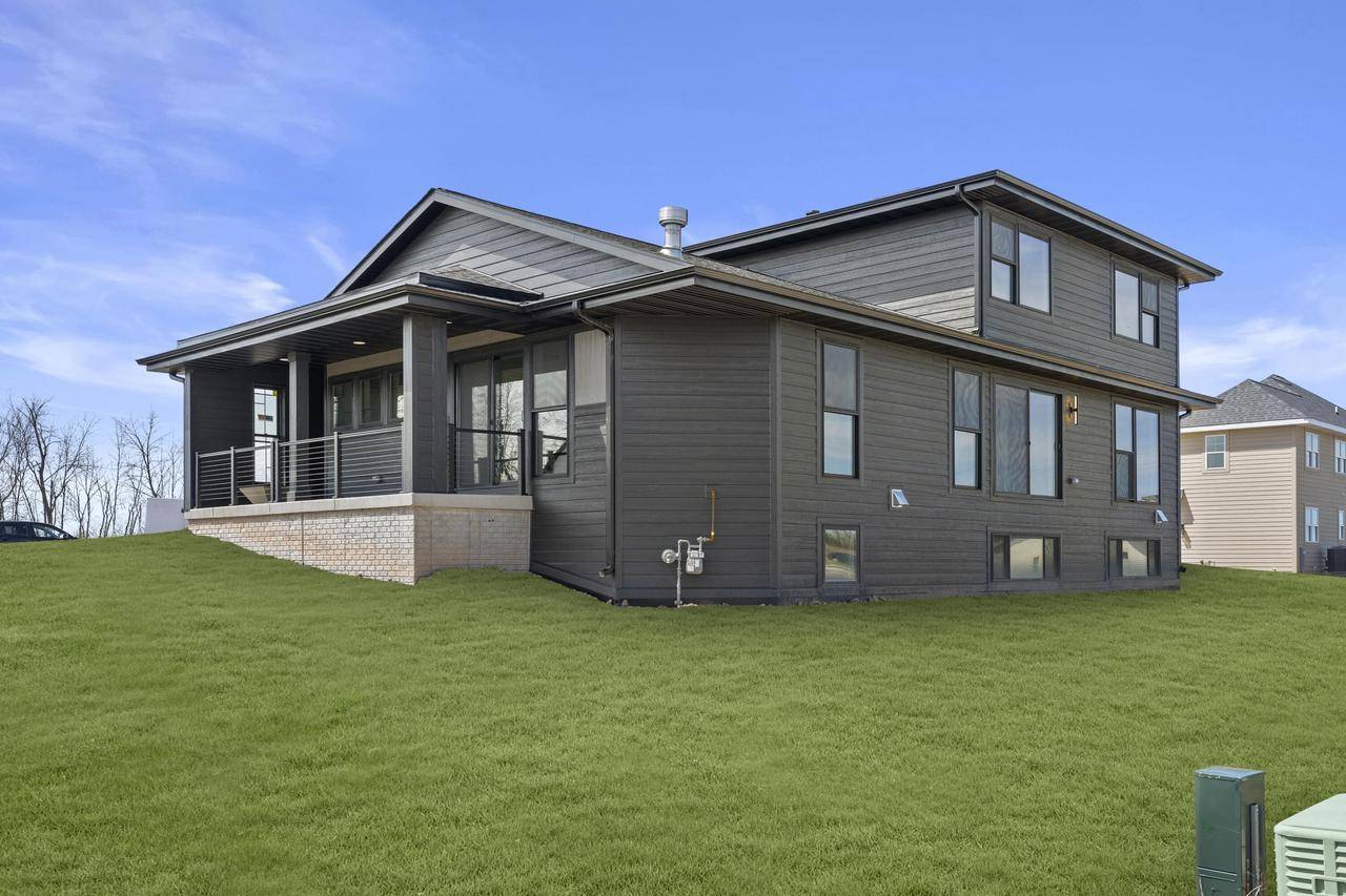 Menomonee Falls, WI 53051,N54W19358 Broadwing PLACE