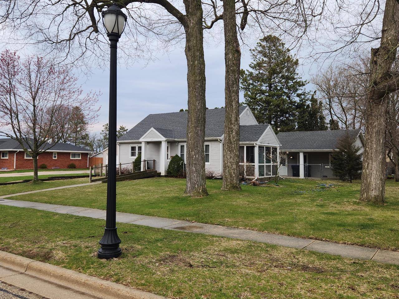Elkhorn, WI 53121,615 N Broad STREET