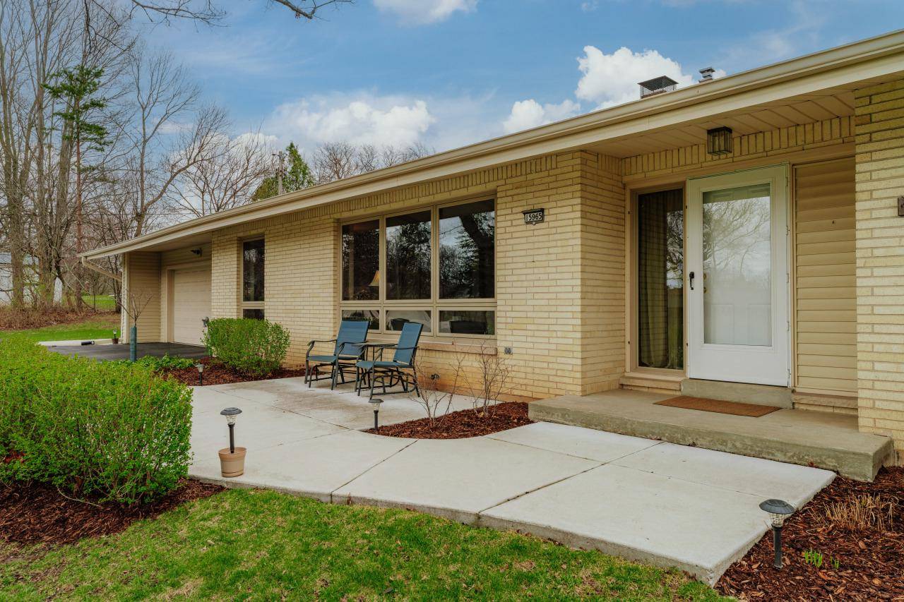 Brookfield, WI 53005,15965 Raven Rock ROAD