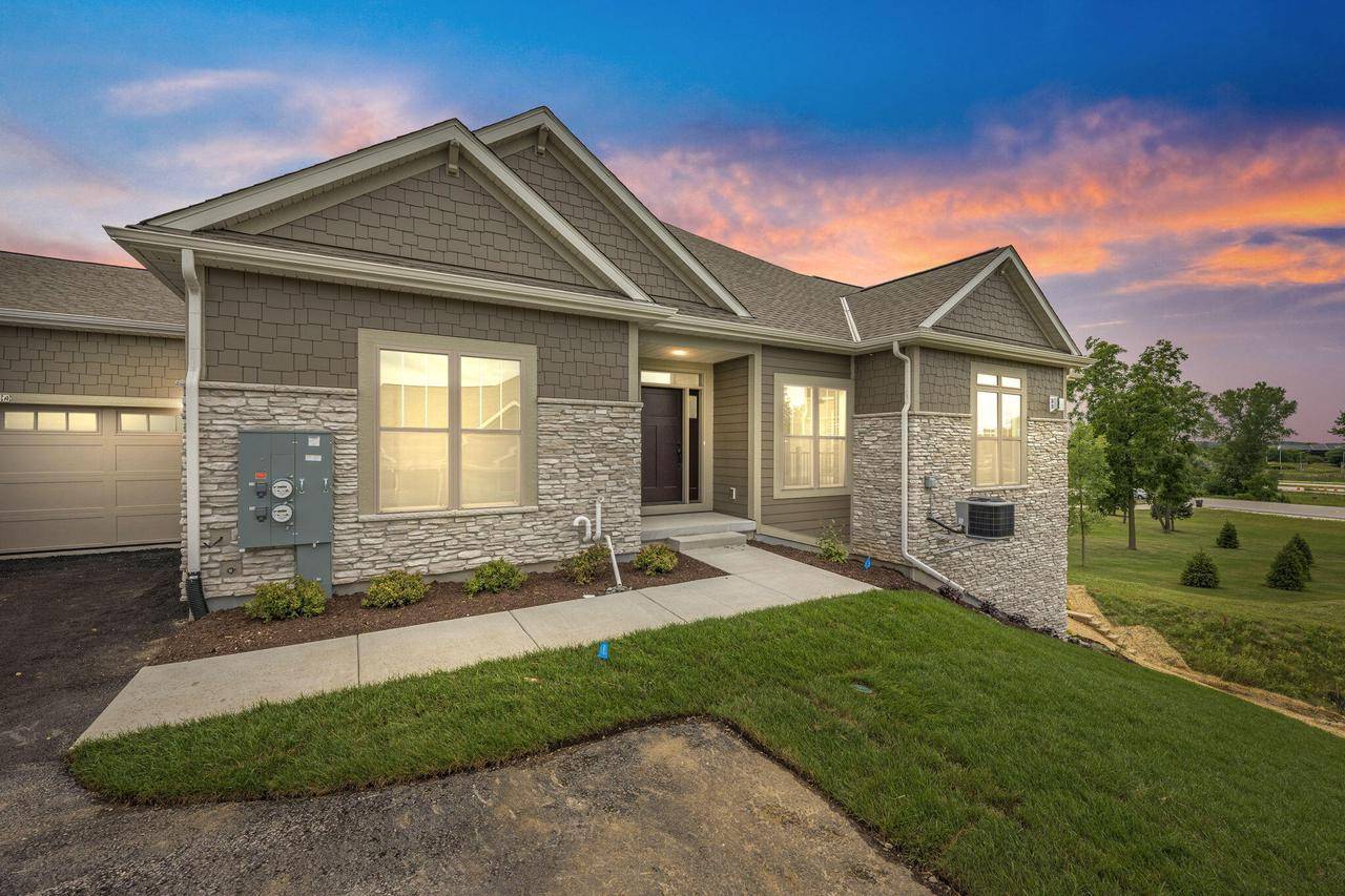 Pewaukee, WI 53072,N28W25285 Madeline BOULEVARD #-A Bldg 14 Unit 52