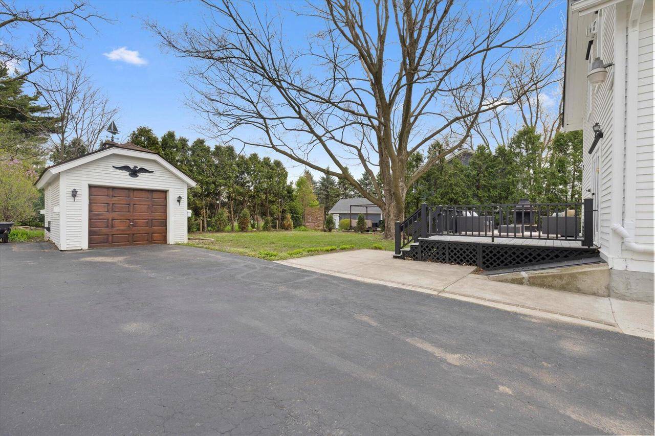 Brookfield, WI 53045,2380 N Brookfield ROAD