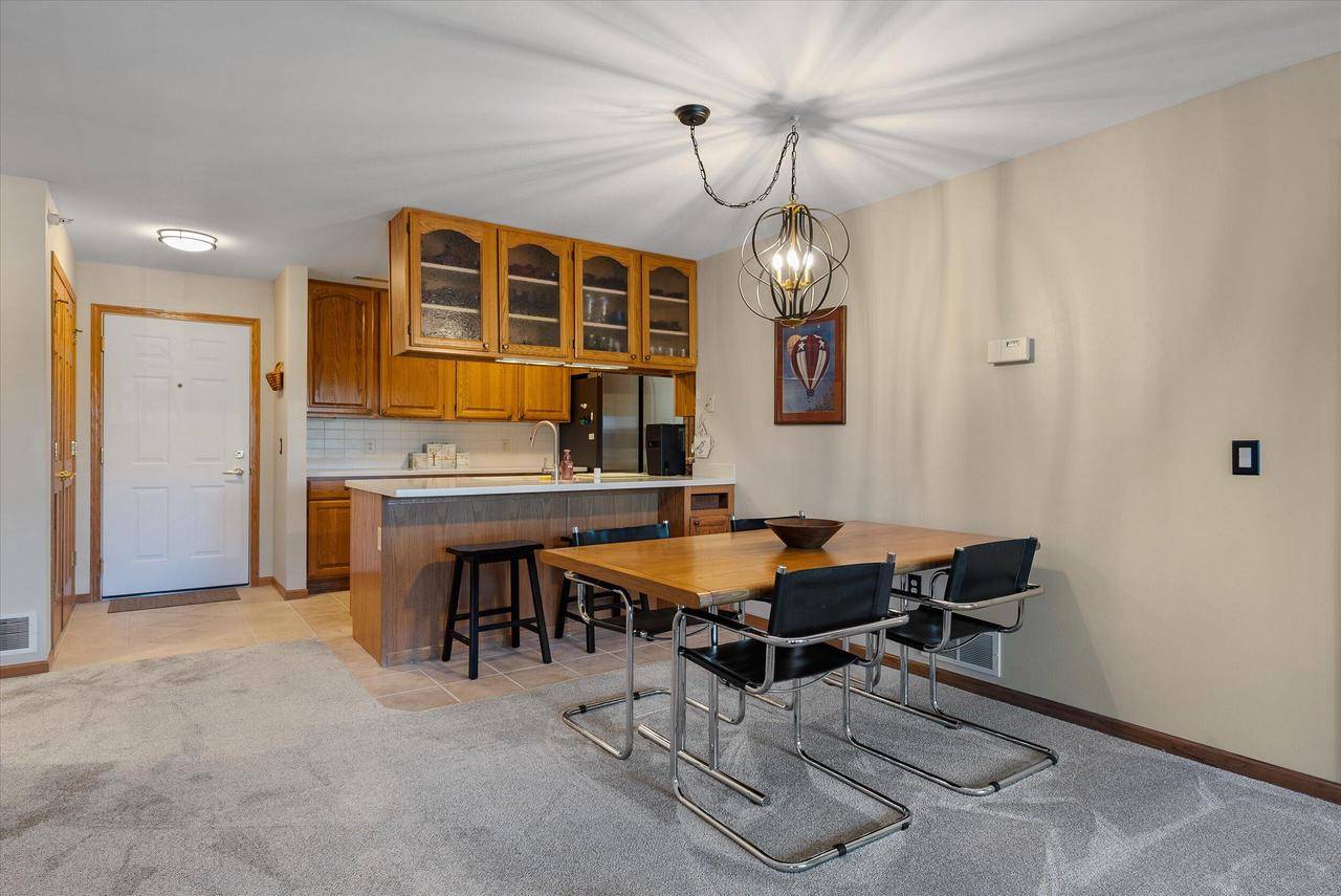 Oconomowoc, WI 53066,239 Oconomowoc PARKWAY #239