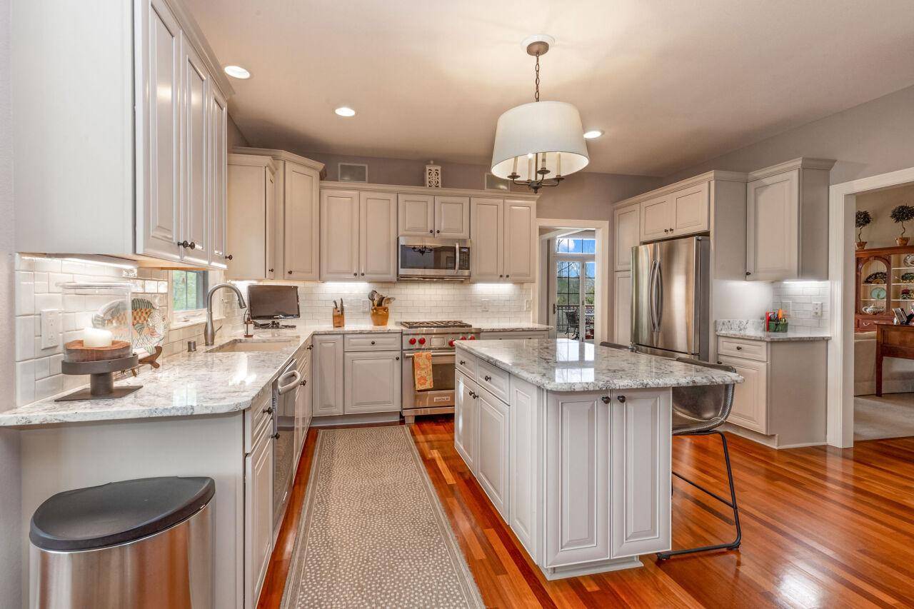 Mequon, WI 53092,7374 W Heron Pond DRIVE