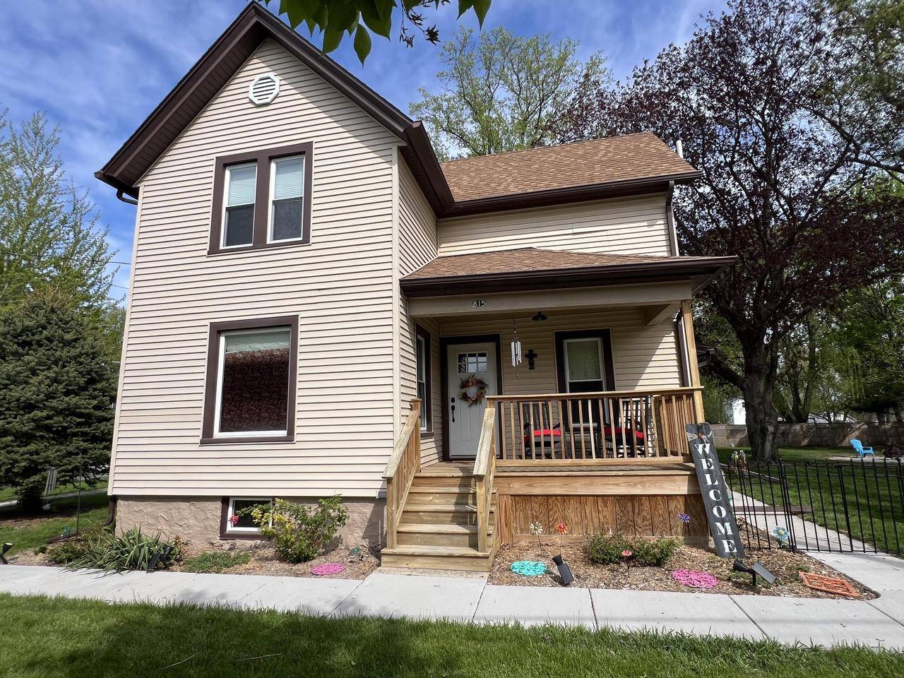 Jefferson, WI 53549,815 Wisconsin DRIVE