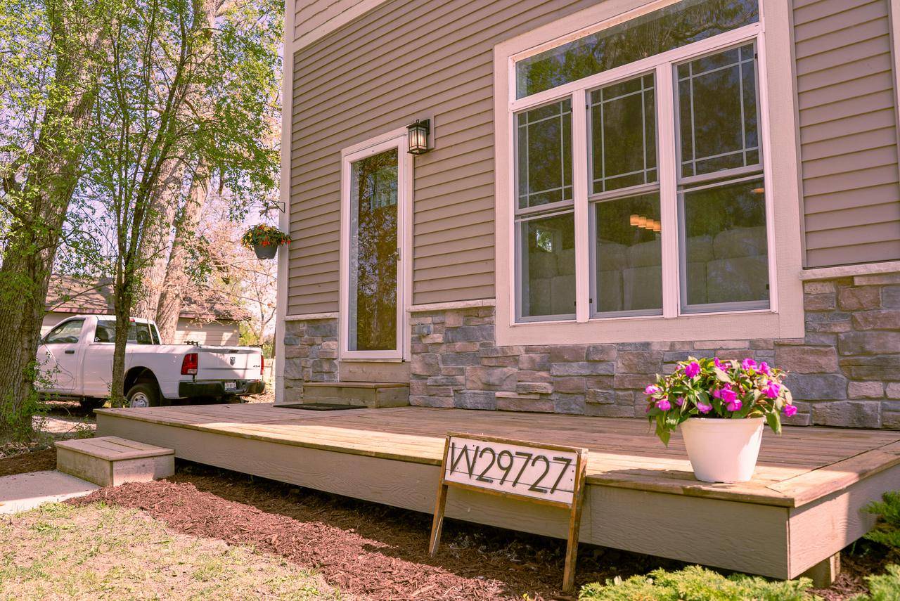 Pewaukee, WI 53072,N21W29727 Glen Cove ROAD