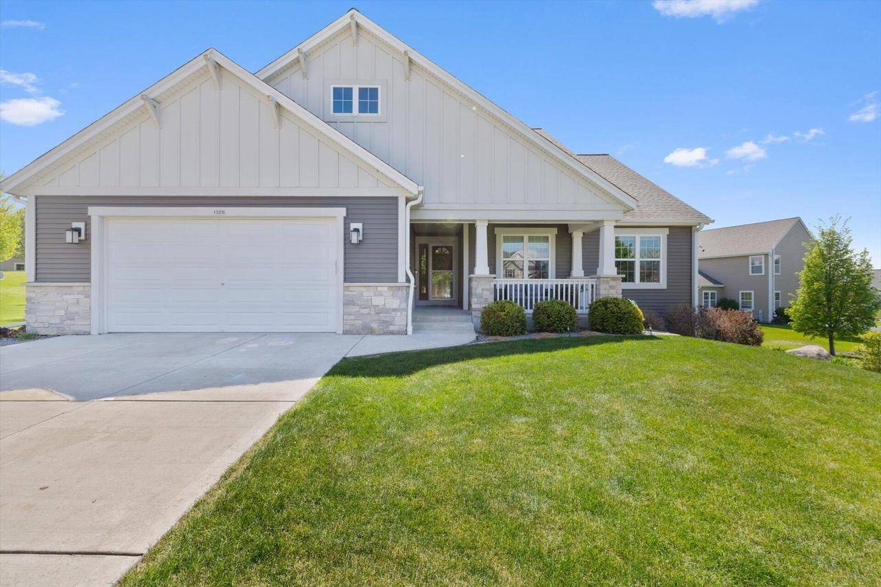 Mukwonago, WI 53149,1325 Macintosh WAY