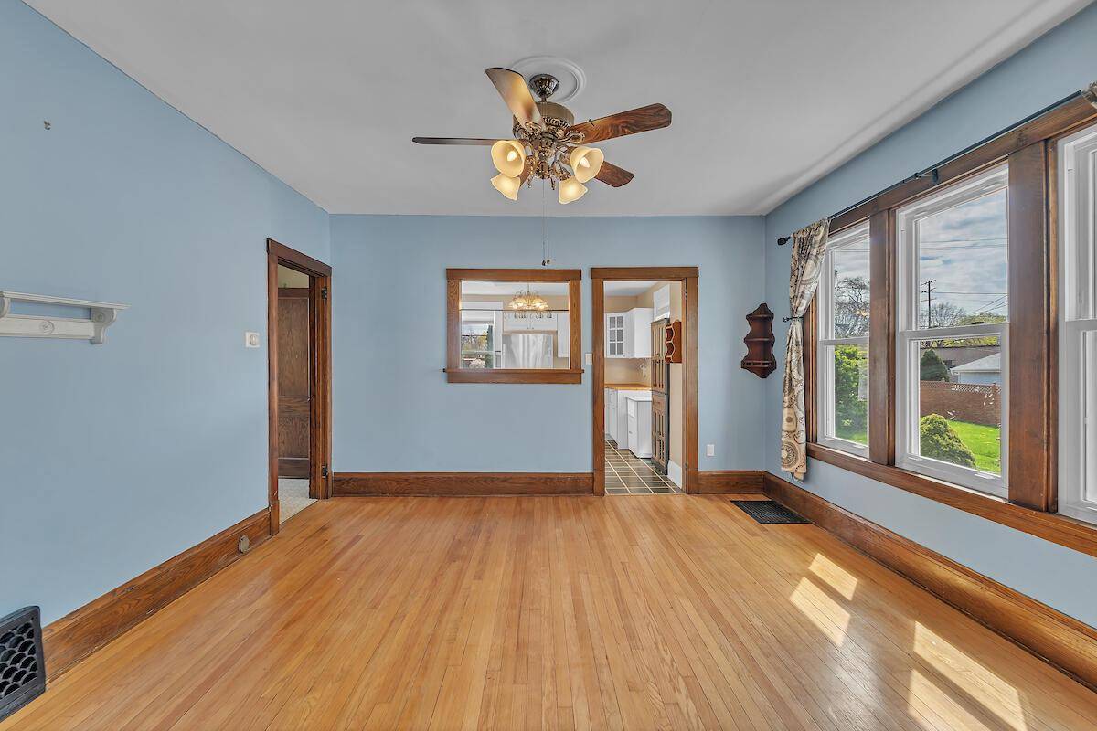 Racine, WI 53405,1235 Grove AVENUE