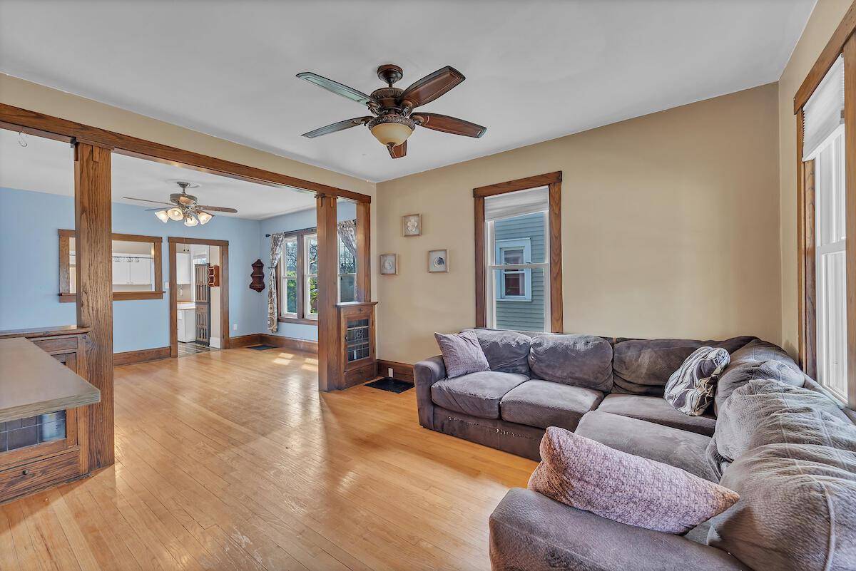 Racine, WI 53405,1235 Grove AVENUE