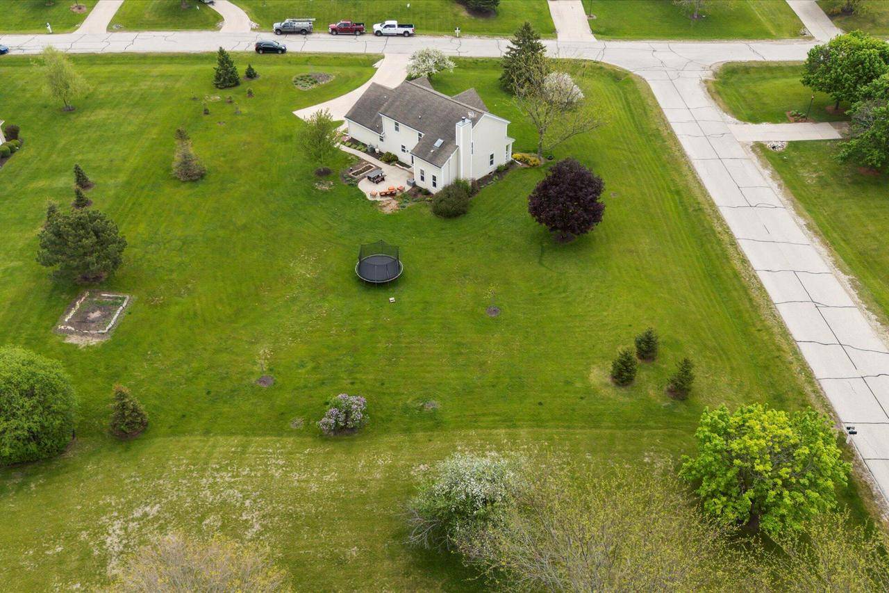 Nashotah, WI 53058,N39W32890 High Hill COURT