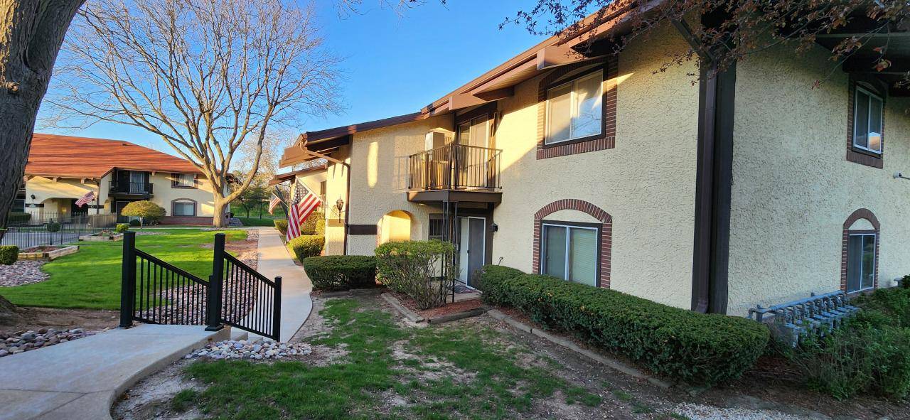 Menomonee Falls, WI 53051,N82W13496 Fond du Lac AVENUE #D206