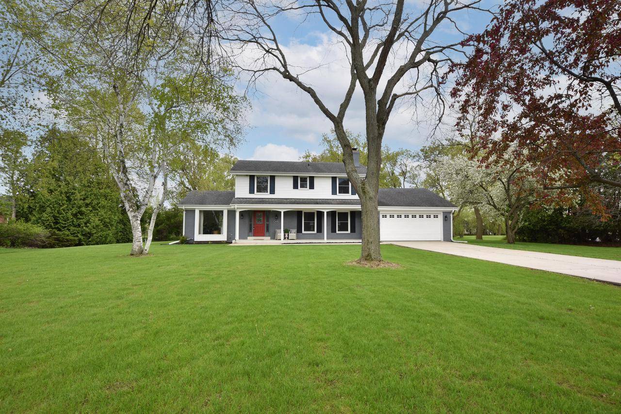 Mequon, WI 53092,1429 W River Oaks LANE