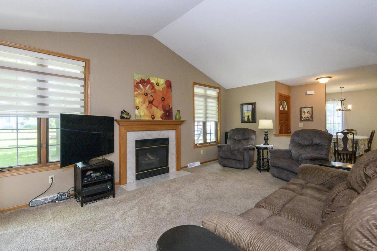Pewaukee, WI 53072,321 Nicole COURT