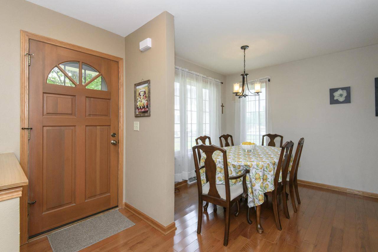 Pewaukee, WI 53072,321 Nicole COURT