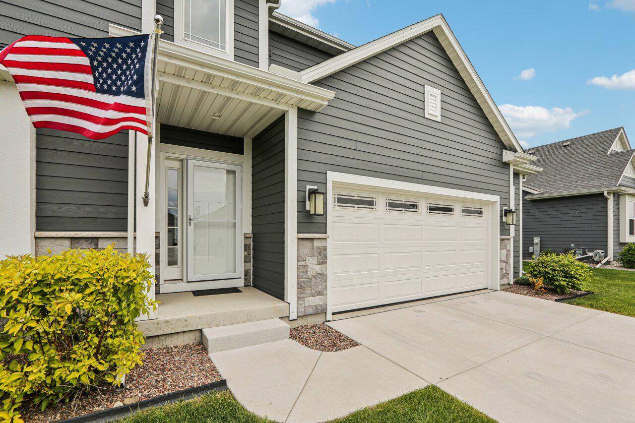 Summit, WI 53066,35230 Winnebago COURT