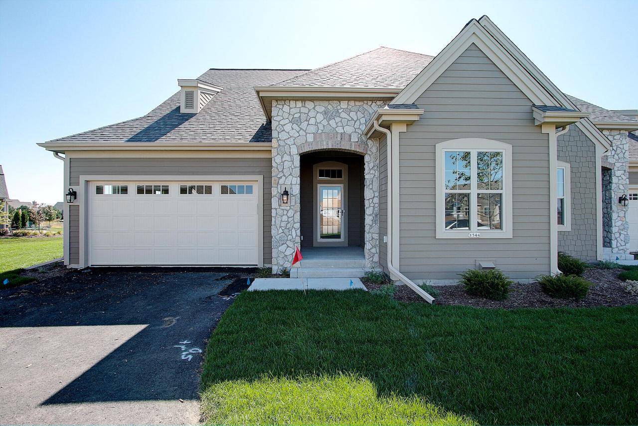 Oconomowoc, WI 53066,1624 Belmont LANE #28