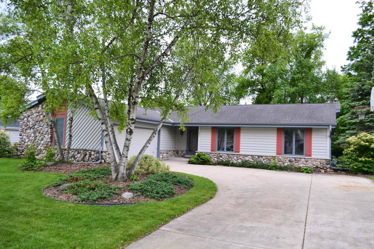 Franklin, WI 53132,7827 W Canterbury COURT