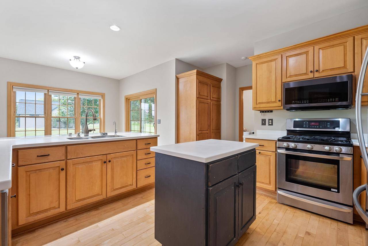 Grafton, WI 53024,1629 SWALLOW DRIVE