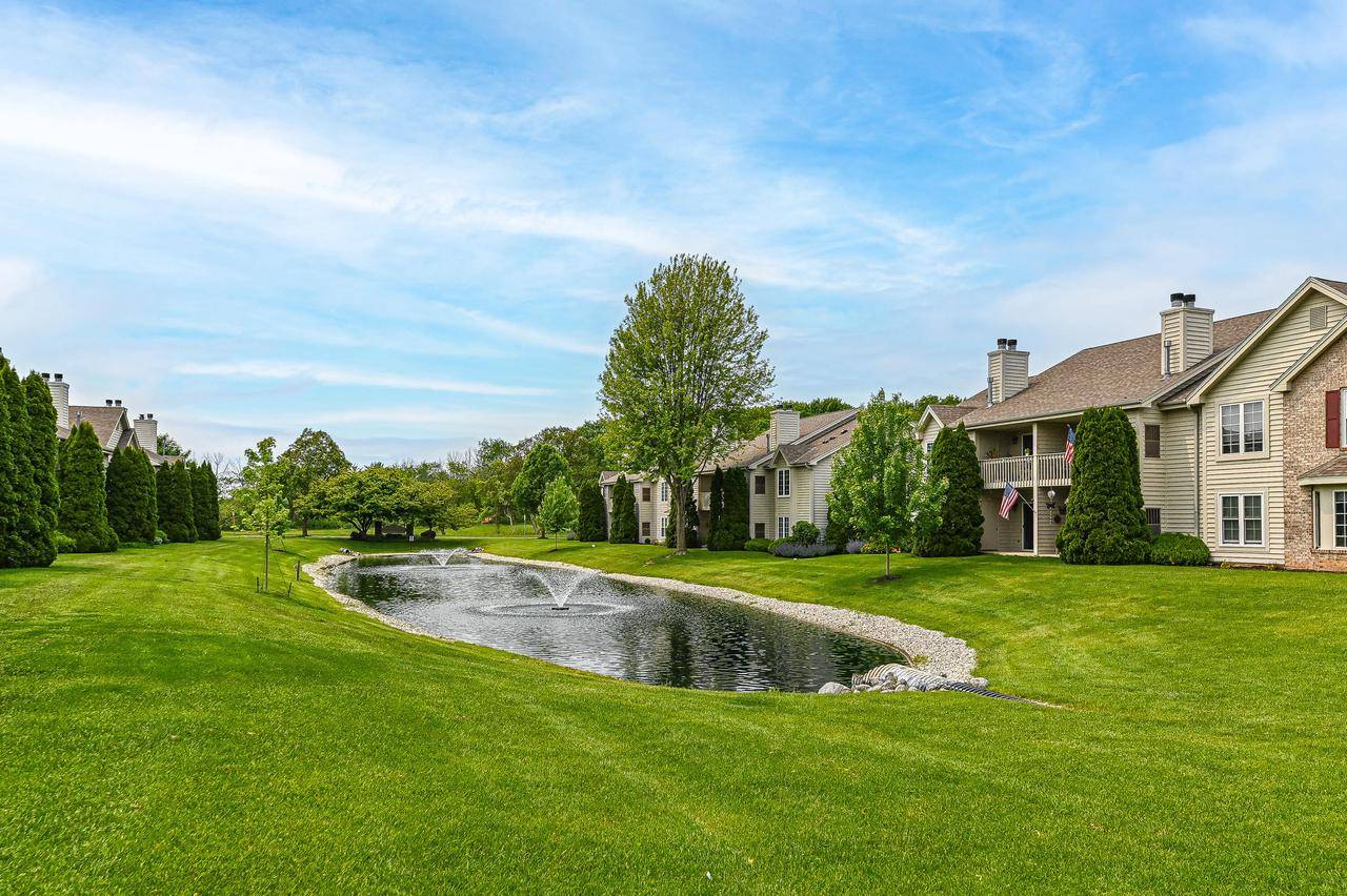 Pewaukee, WI 53072,160 Westfield WAY #H