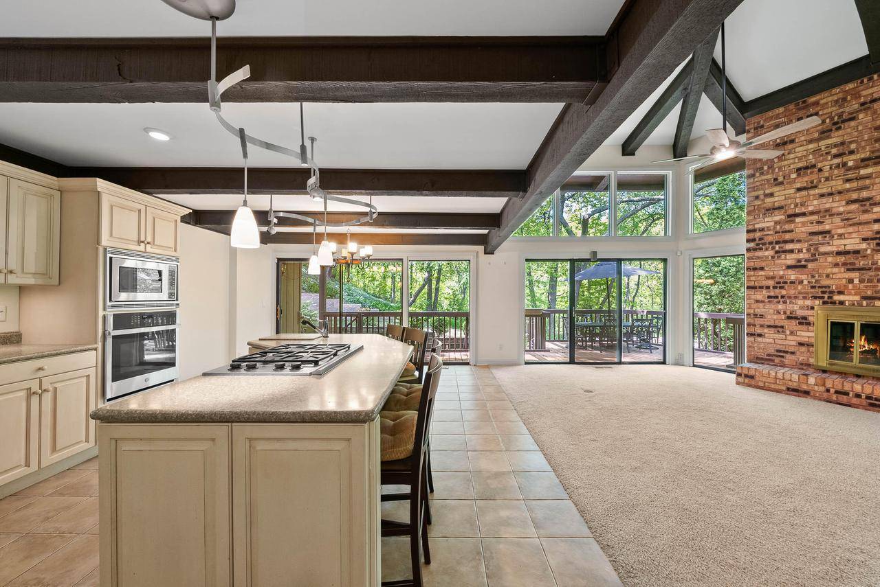 Fontana, WI 53125,840 Woodland COURT #EE-1