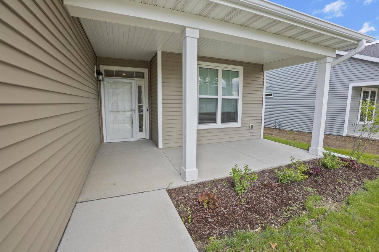 Hartford, WI 53027,852 Stonecrop DRIVE