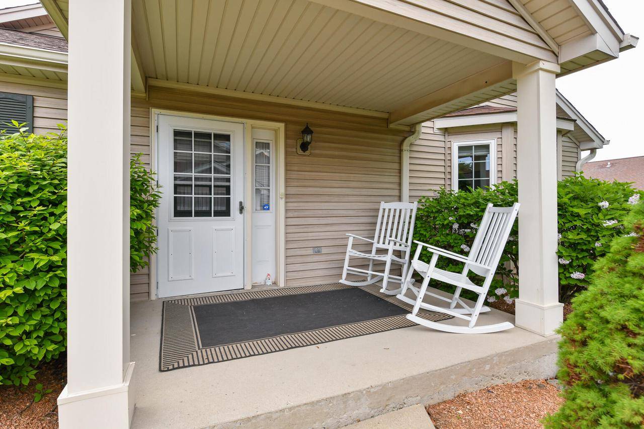 Greenfield, WI 53221,5204 S Hidden DRIVE
