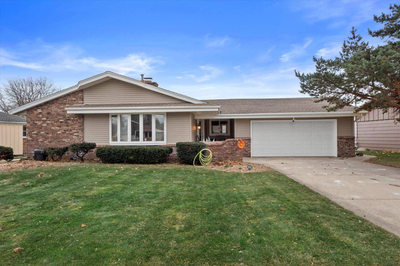 South Milwaukee, WI 53172,1615 Hickory STREET