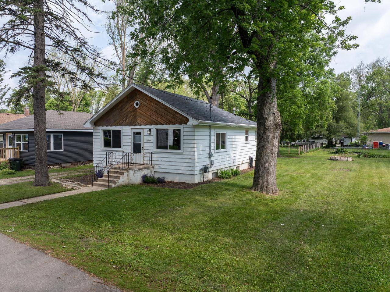 Genoa City, WI 53128,W1040 Florence ROAD