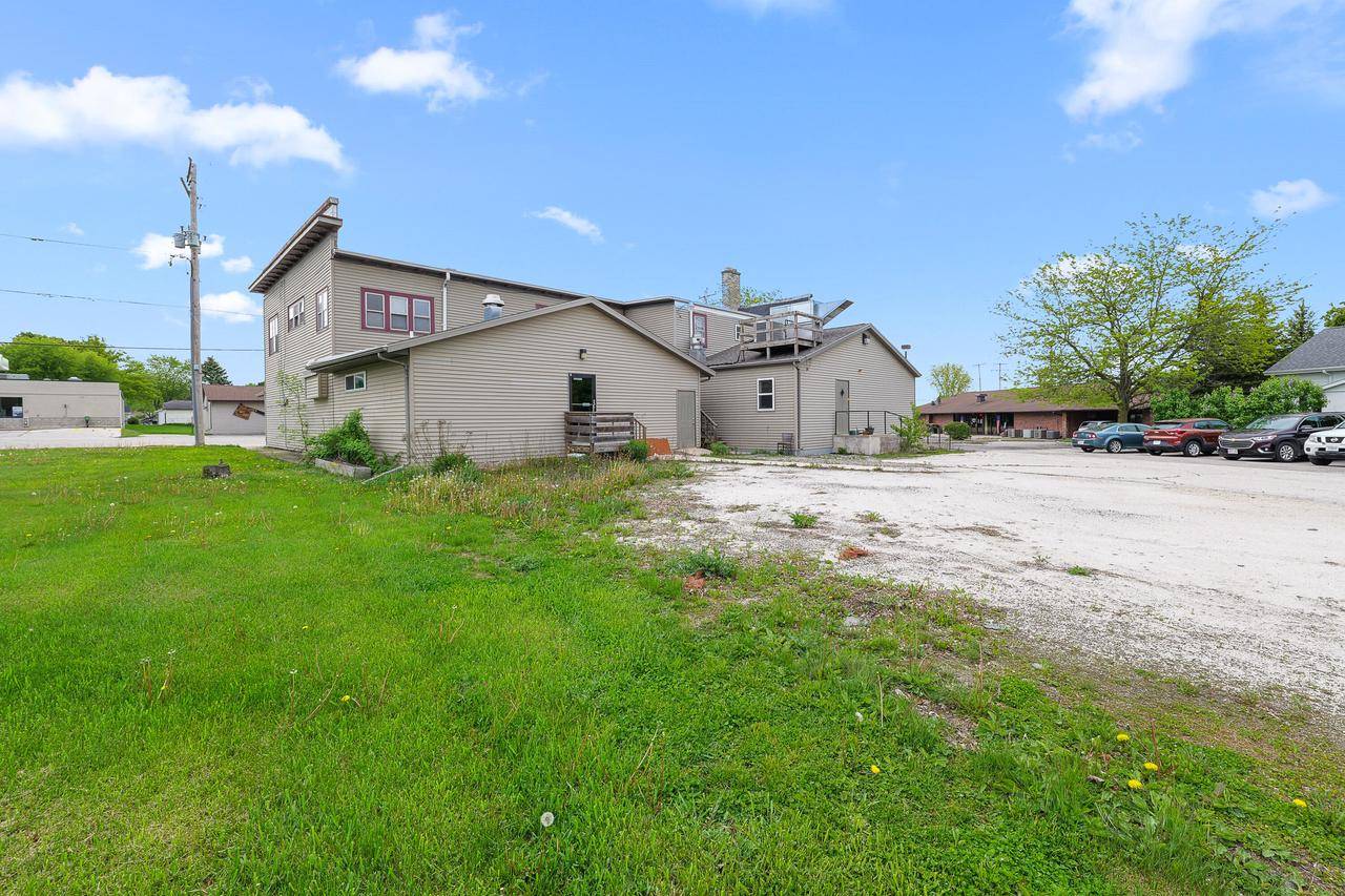 Saint Cloud, WI 53079,1302 Main STREET