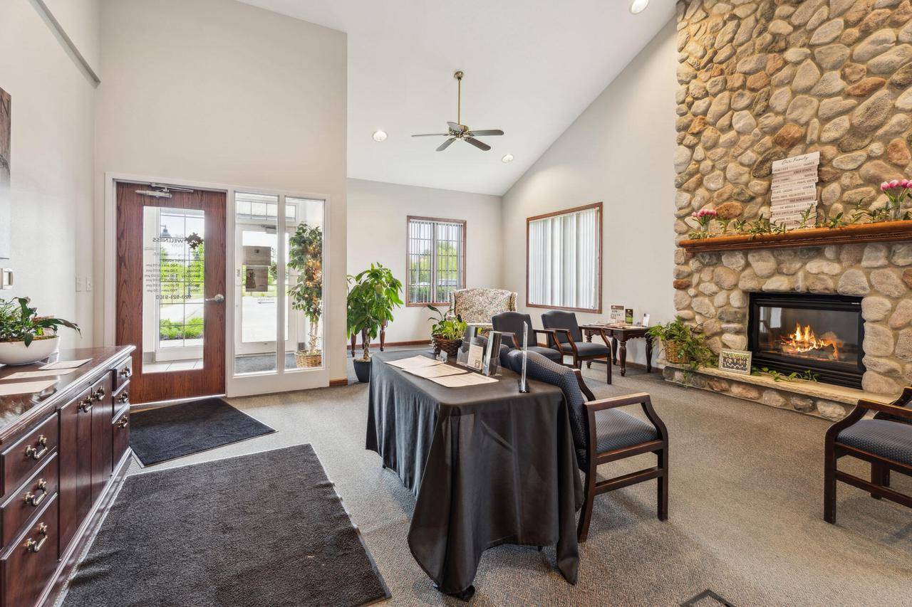 Fond Du Lac, WI 54935,952 S Park AVENUE