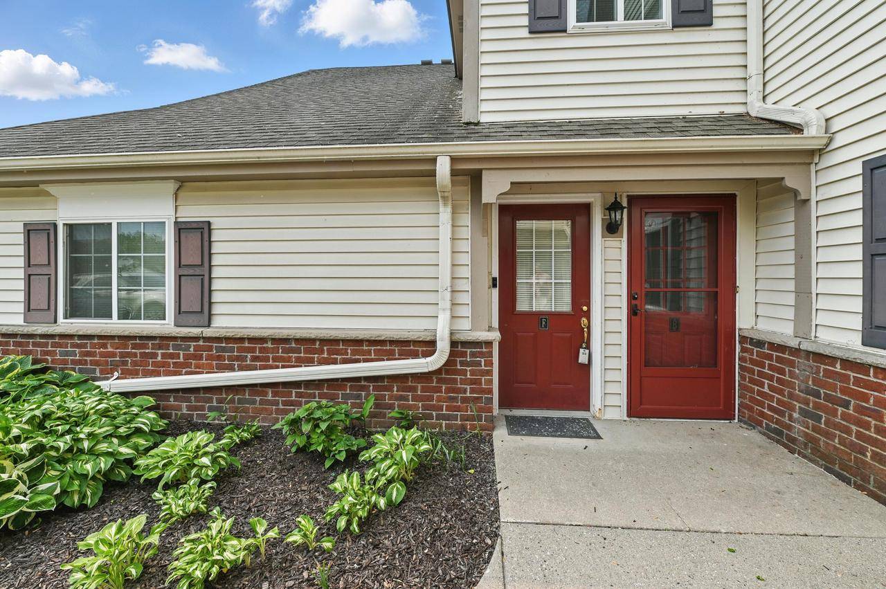 Pewaukee, WI 53072,584 Pewaukee ROAD #F
