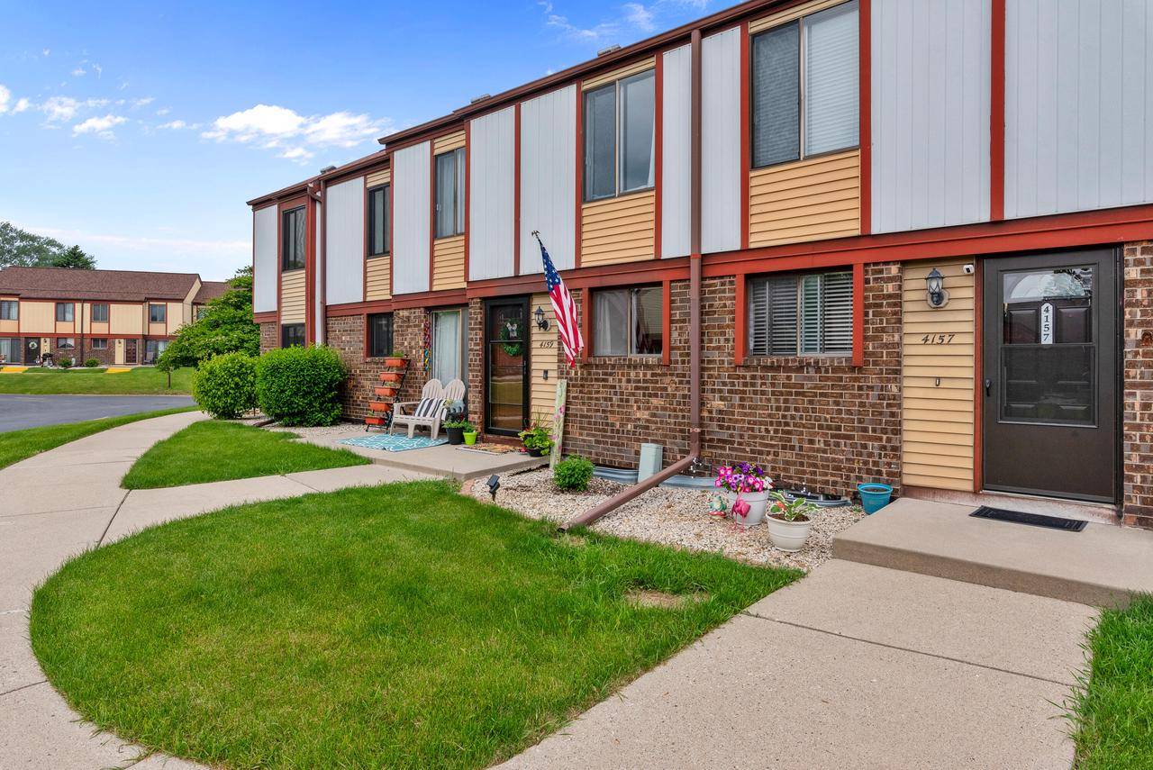 Milwaukee, WI 53221,4159 W College AVENUE