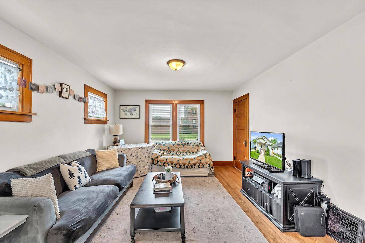 Racine, WI 53402,904 Romayne AVENUE