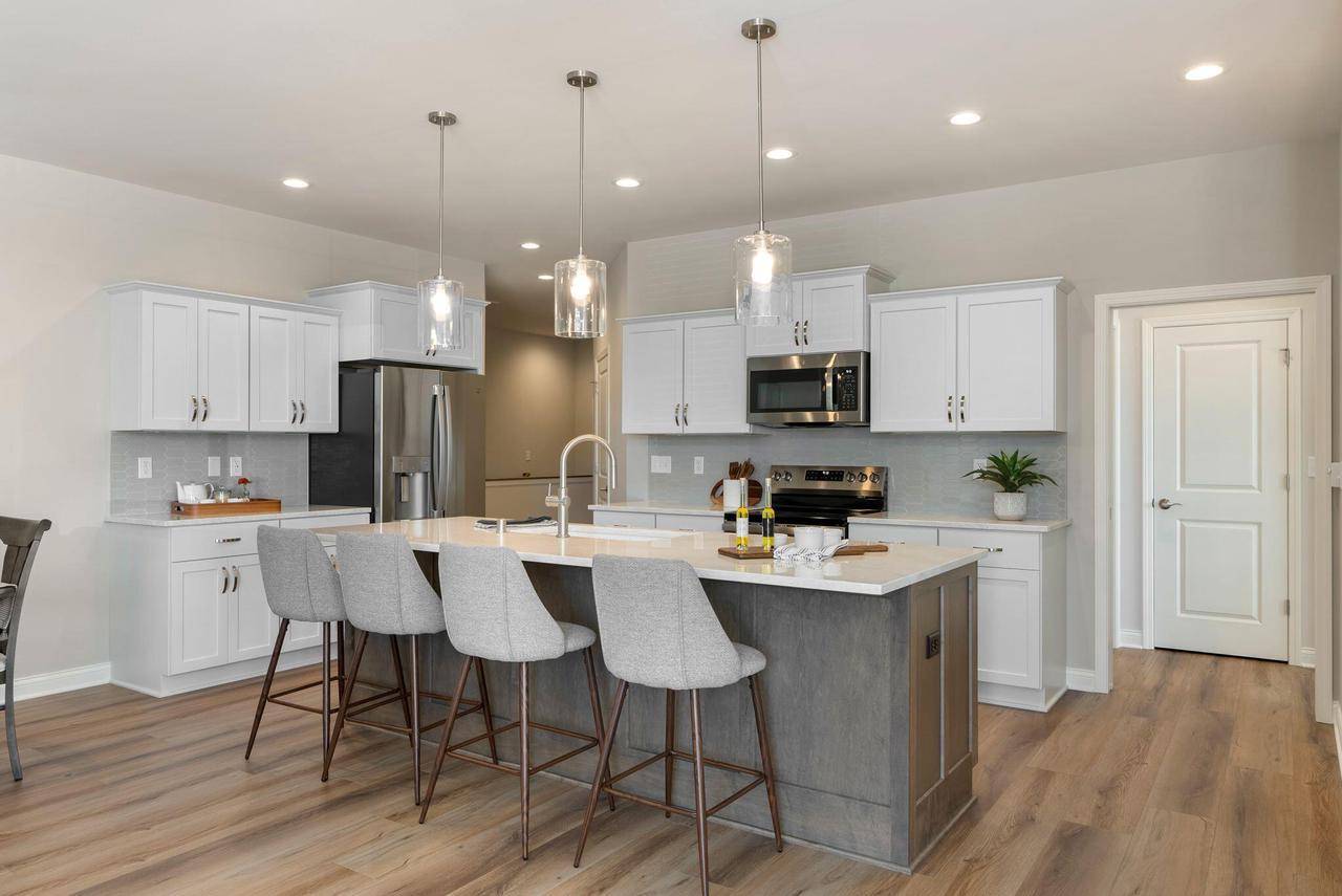 Grafton, WI 53024,877 S Verona CIRCLE #82