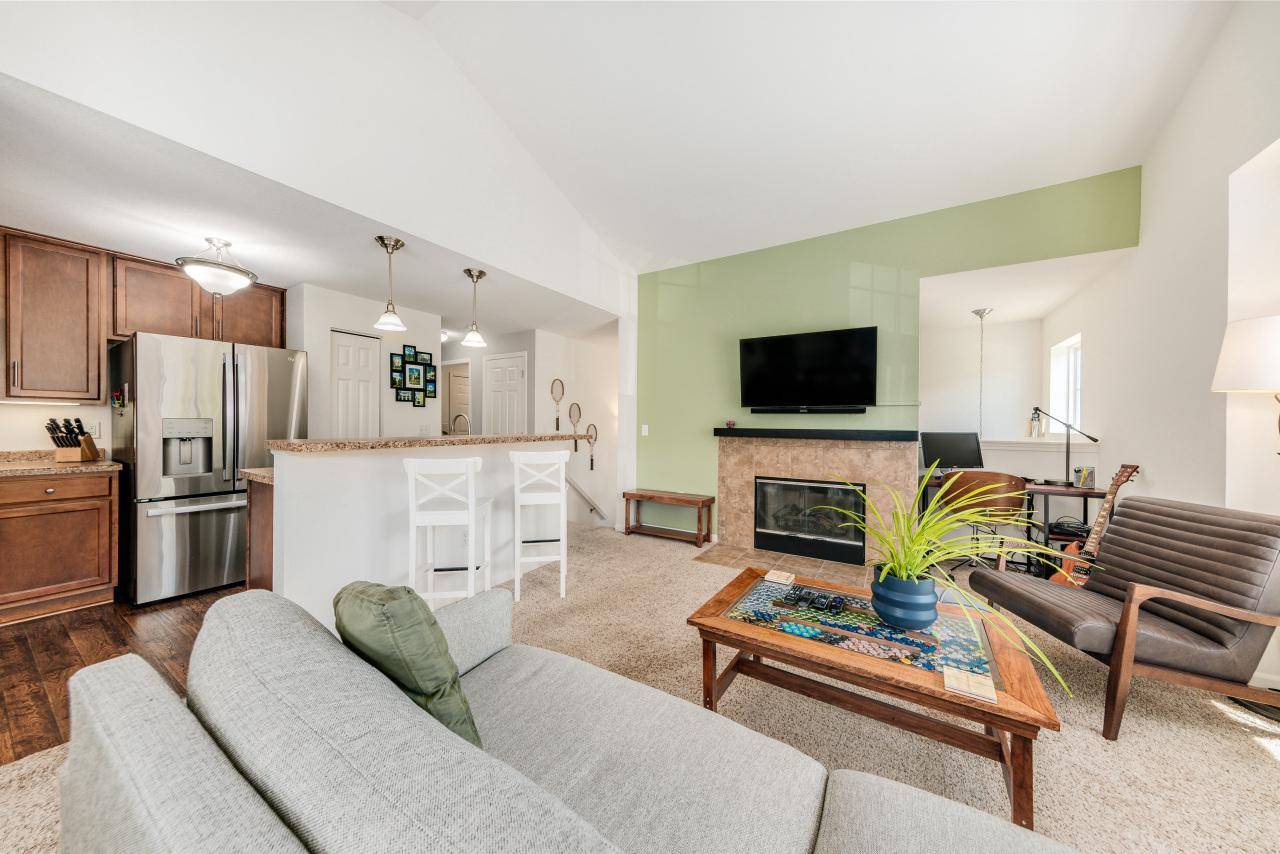 Pewaukee, WI 53072,N16W26420 Meadowgrass CIRCLE #B