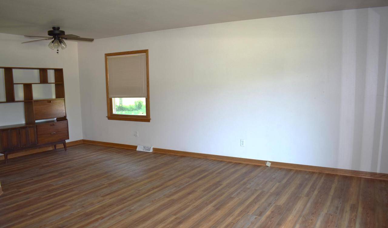 Hales Corners, WI 53130,11651 W Grange AVENUE