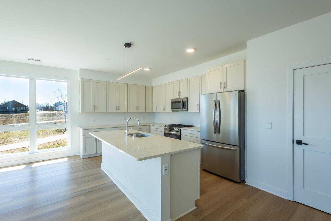 Oak Creek, WI 53154,9378 S Alder PLACE #101