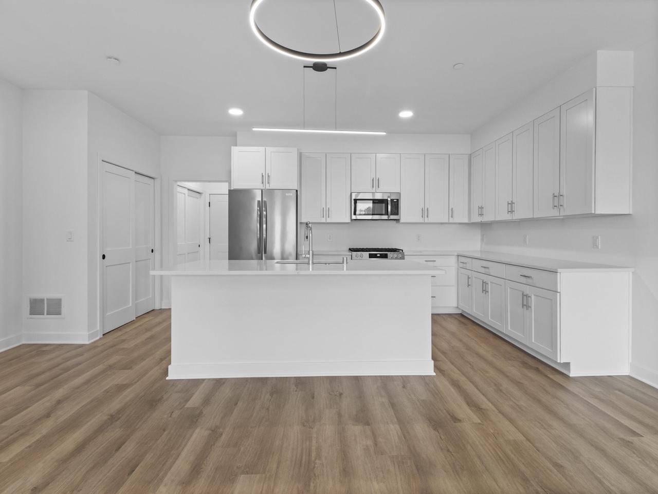 Oak Creek, WI 53154,4163 E Hemlock DRIVE #105