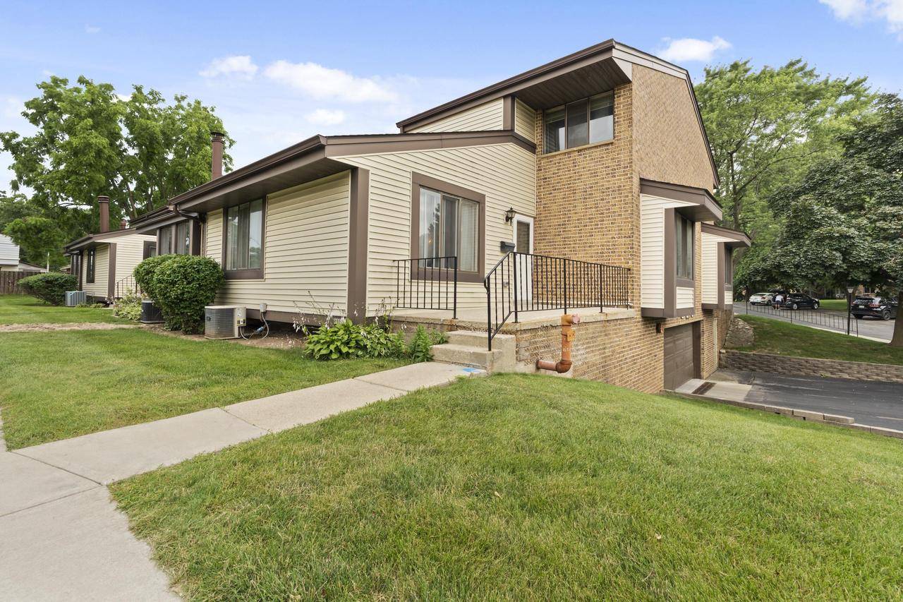 Milwaukee, WI 53221,4912 S 19th STREET #A