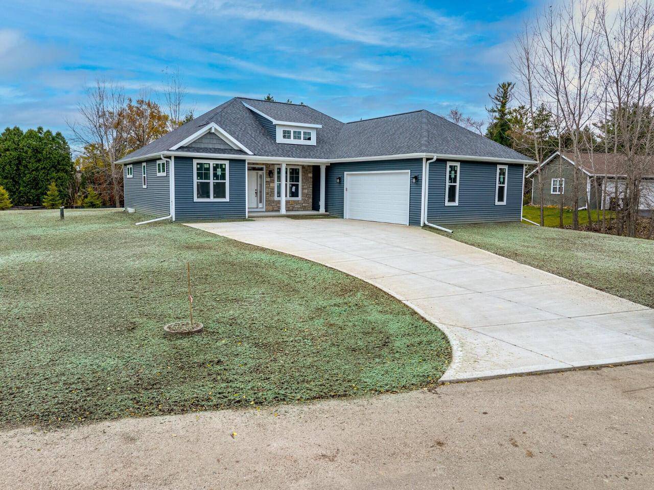 Mequon, WI 53092,9809 N Cedarburg ROAD