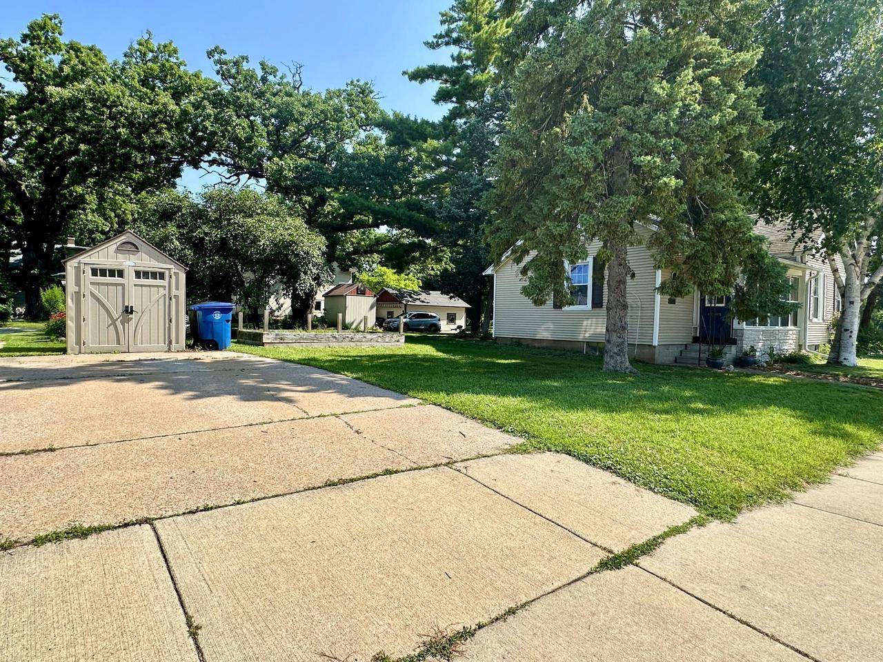 Oshkosh, WI 54902,704 Bismarck AVENUE