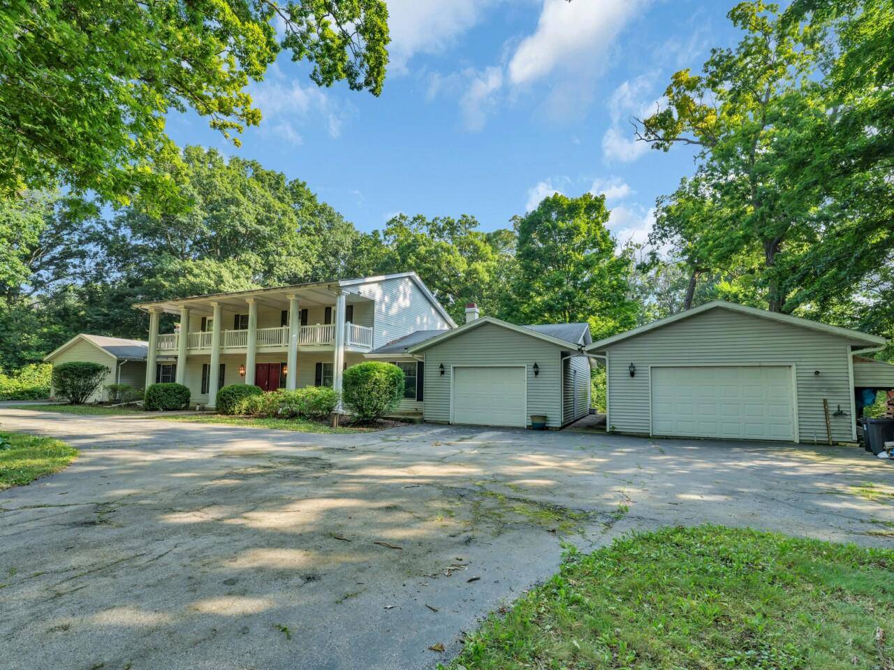 Burlington, WI 53105,1405 N English Settlement AVENUE