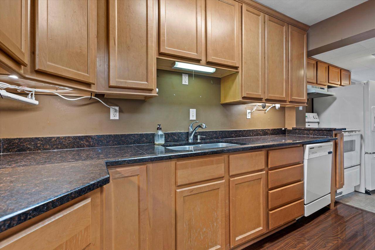 Glendale, WI 53217,5006 N Port Washington ROAD