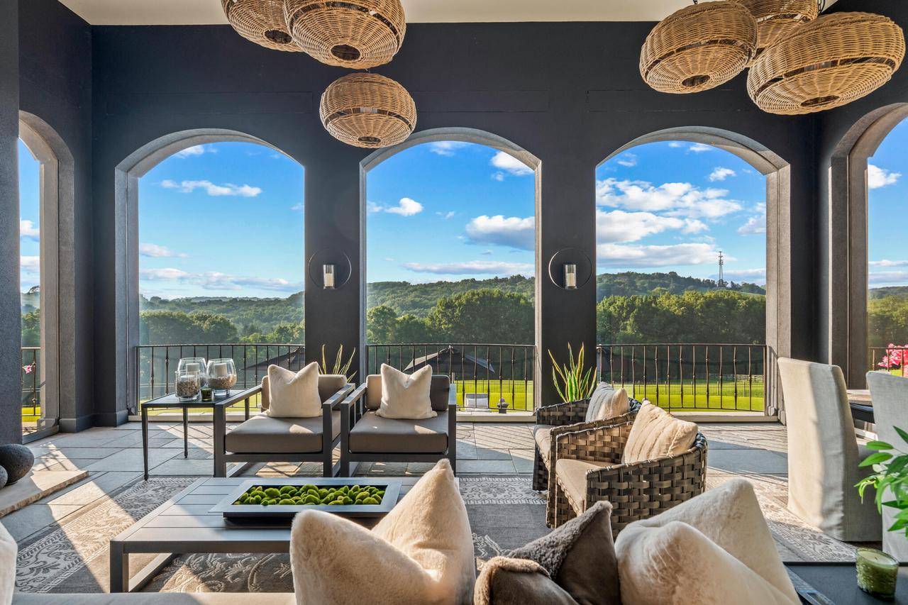 Waukesha, WI 53188,S17W28902 Price COURT